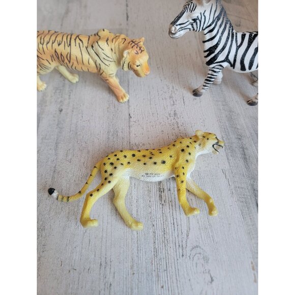 Realistic tiger zebra cheetah zoo animal toy set figure safari cat - Picture 2 of 5